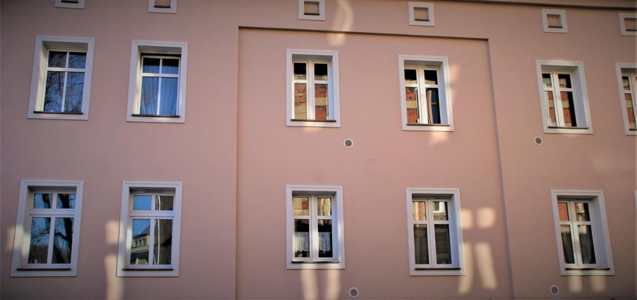 Villa La Val, Apartamenty 瓦乌布日赫 外观 照片