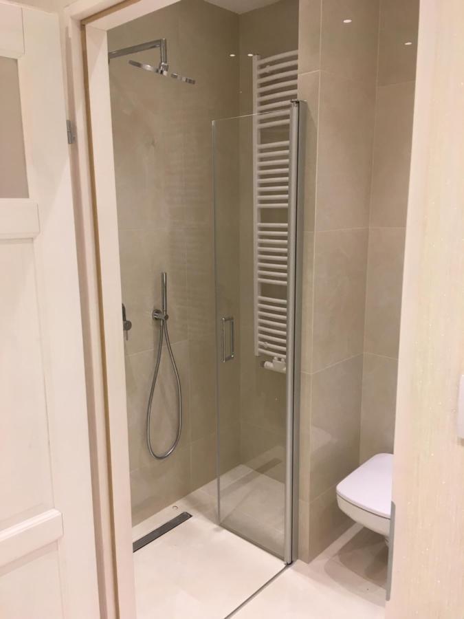 Villa La Val, Apartamenty 瓦乌布日赫 外观 照片