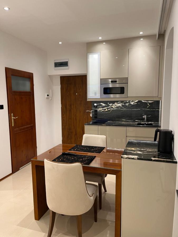 Villa La Val, Apartamenty 瓦乌布日赫 外观 照片