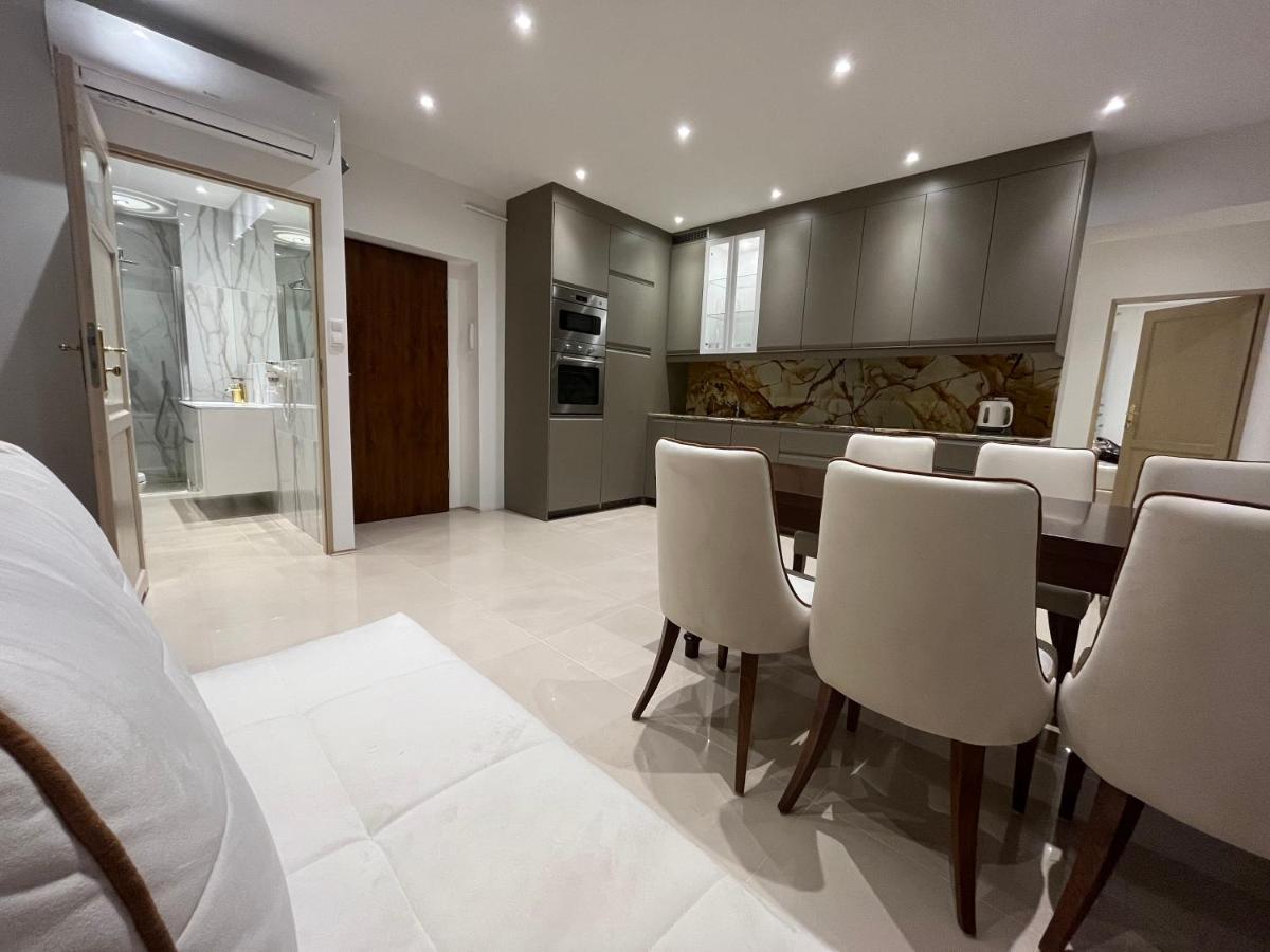 Villa La Val, Apartamenty 瓦乌布日赫 外观 照片