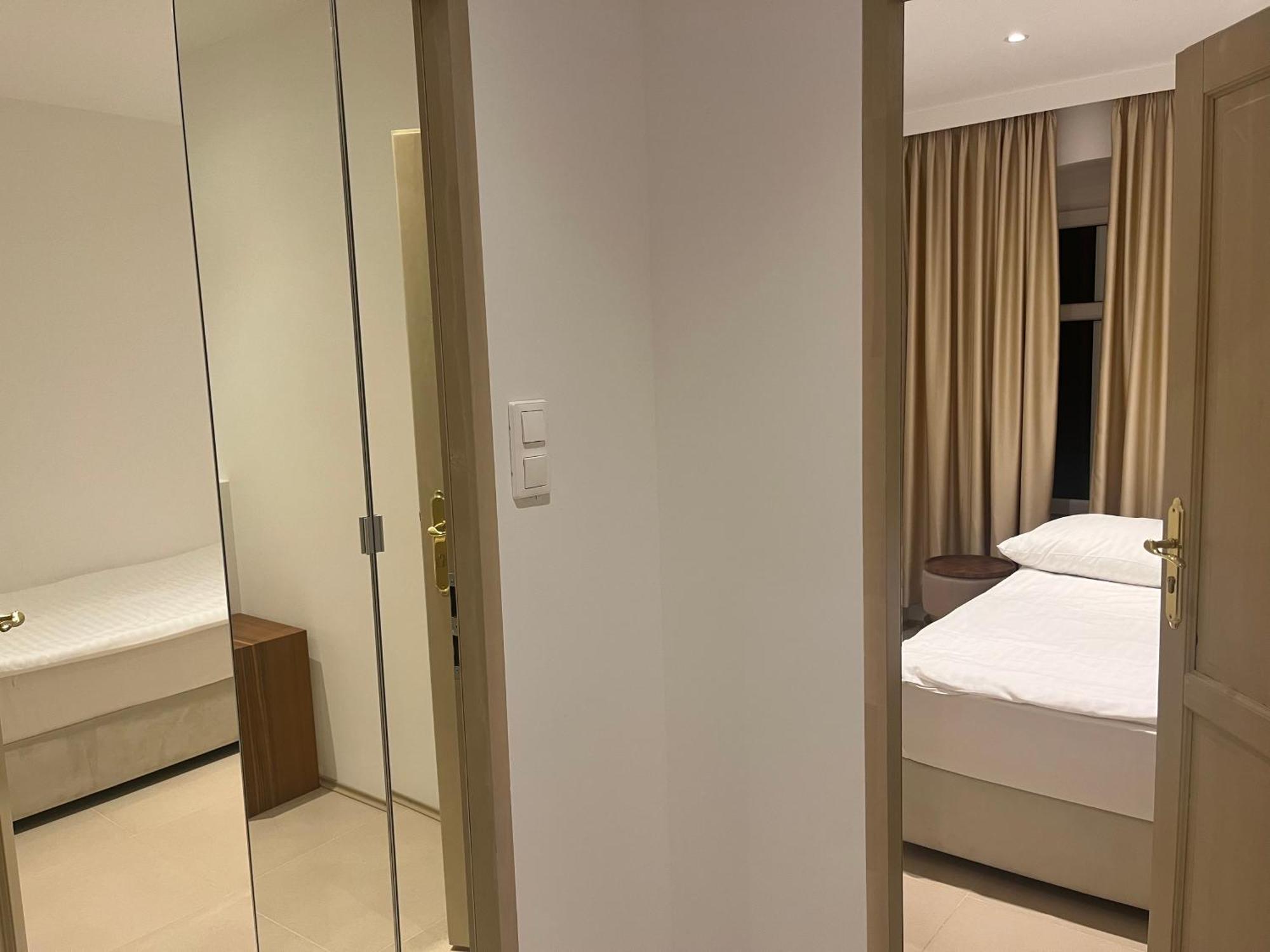 Villa La Val, Apartamenty 瓦乌布日赫 外观 照片