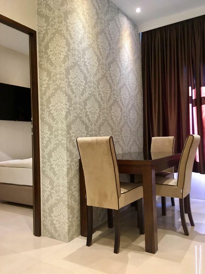 Villa La Val, Apartamenty 瓦乌布日赫 外观 照片
