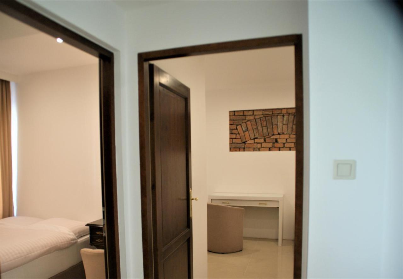 Villa La Val, Apartamenty 瓦乌布日赫 外观 照片